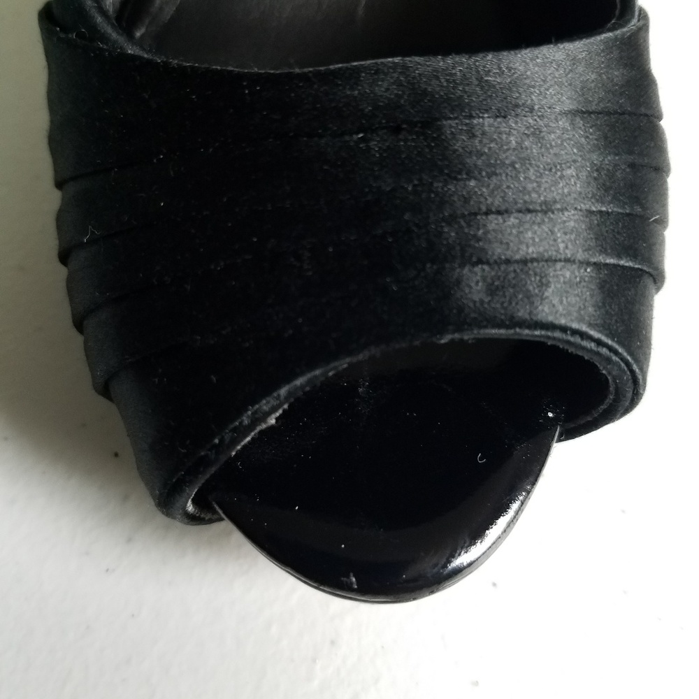 Spring Sale! White House Black Market black satin pumps - Picture 7 of 7